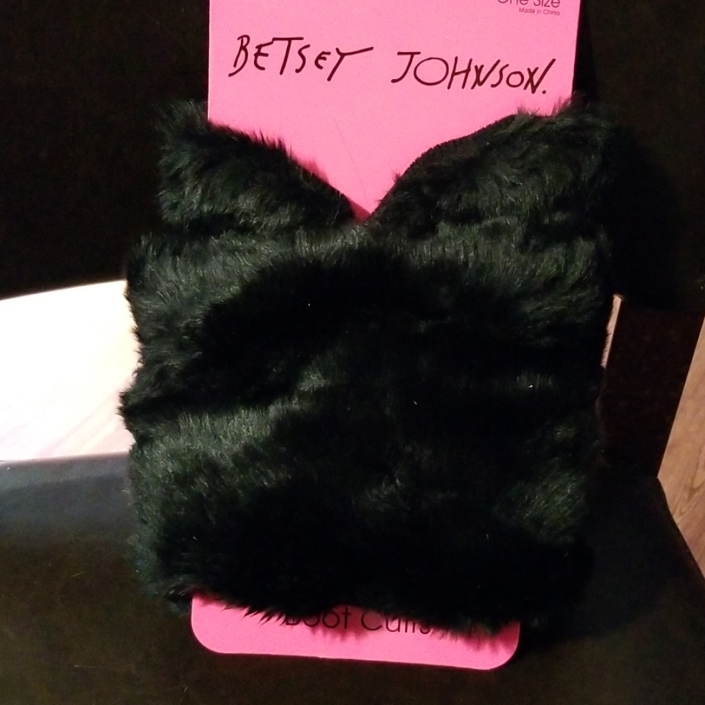 Clearance 💕Betsey johnson boot cuffs - Picture 2 of 4